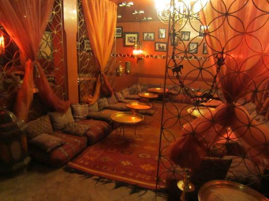 salon marocain trés traditionnel